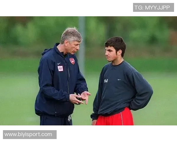 前拳王谈贝林厄姆承受压力呼吁关注其场上表现与成长潜力